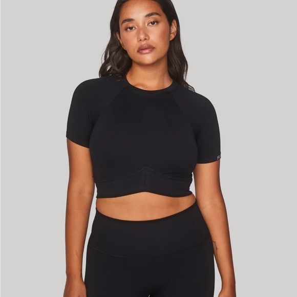 NWOT joja Inhale T-Shirt - Midnight Sleek Black Crop Top for Women workout - Picture 1 of 9